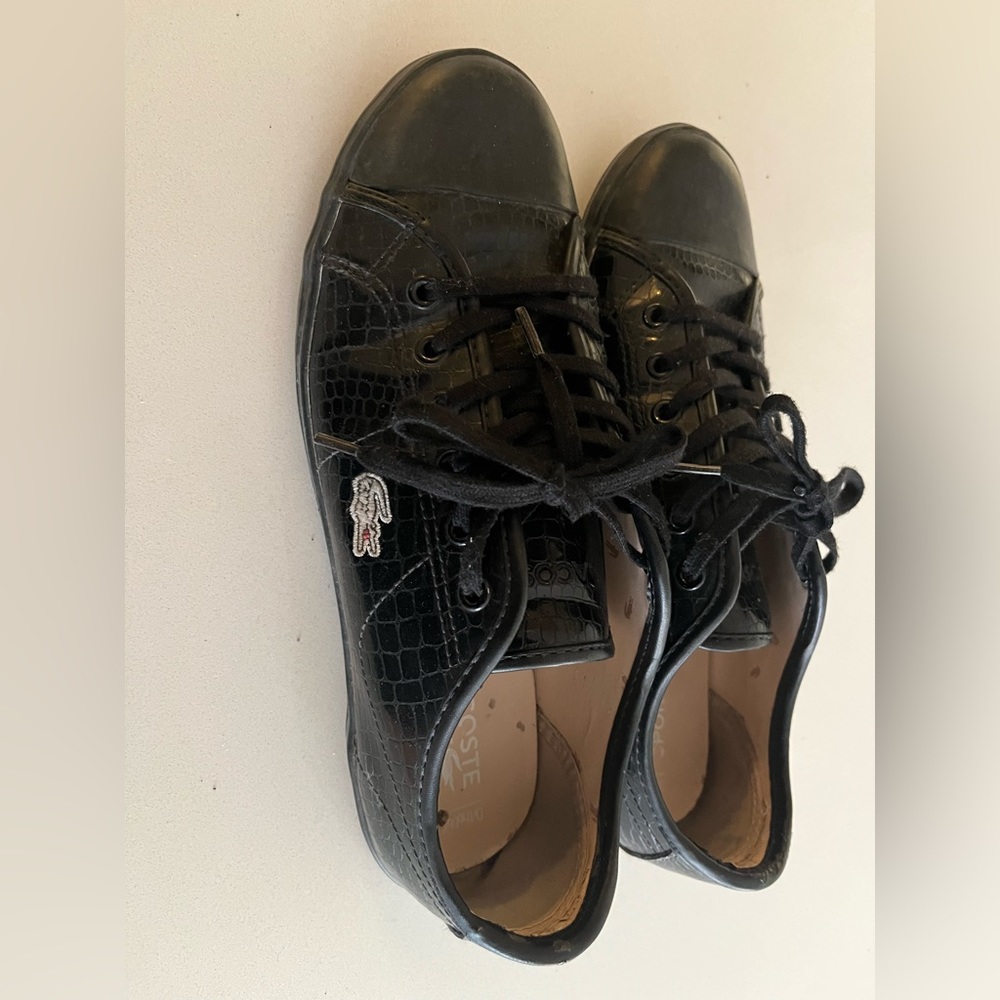 Lacoste - Black converse